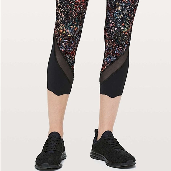 Lululemon Wunder Under Crop II Special Edition Scallop 24" Flowerescent Multi 10 - Picture 3 of 11